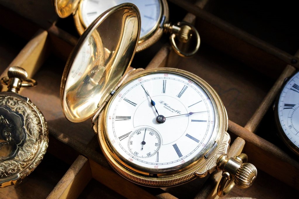 продать антикварные часы